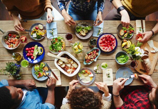 Pomysły na zdrowy obiad – jak skomponować idealny posiłek w środku dnia? Przepisy